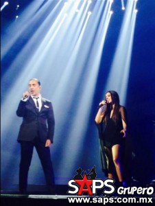 Alejandro Fernández canta con su hija en Las Vegas