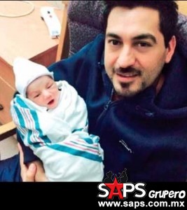 Luis Hernández de Los Tigres del Norte comparte una fotografía de su primer nieto 
