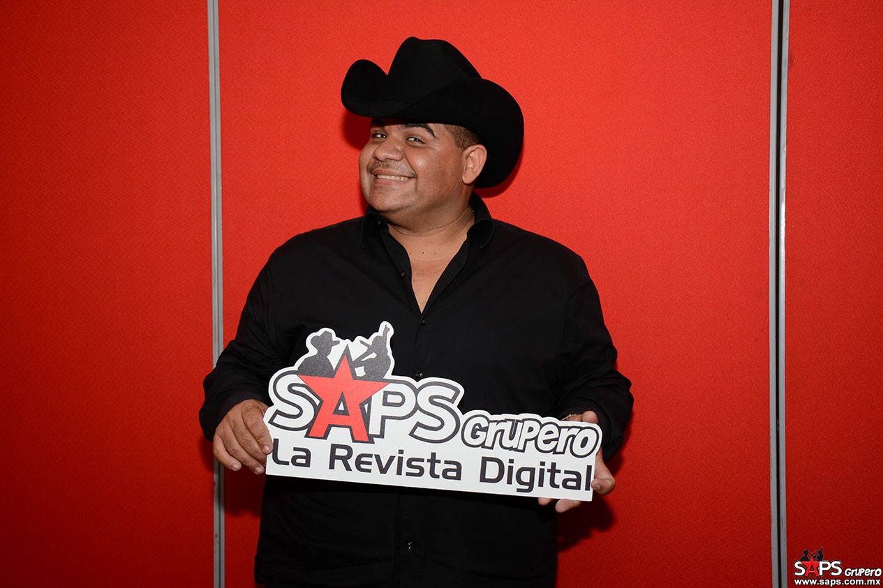 Chuy Lizárraga, consagra su carrera con “NO ES CULPA TUYA”