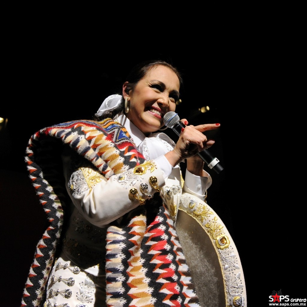 Aída Cuevas, Banquells y Pineda piden apoyo para la música ranchera