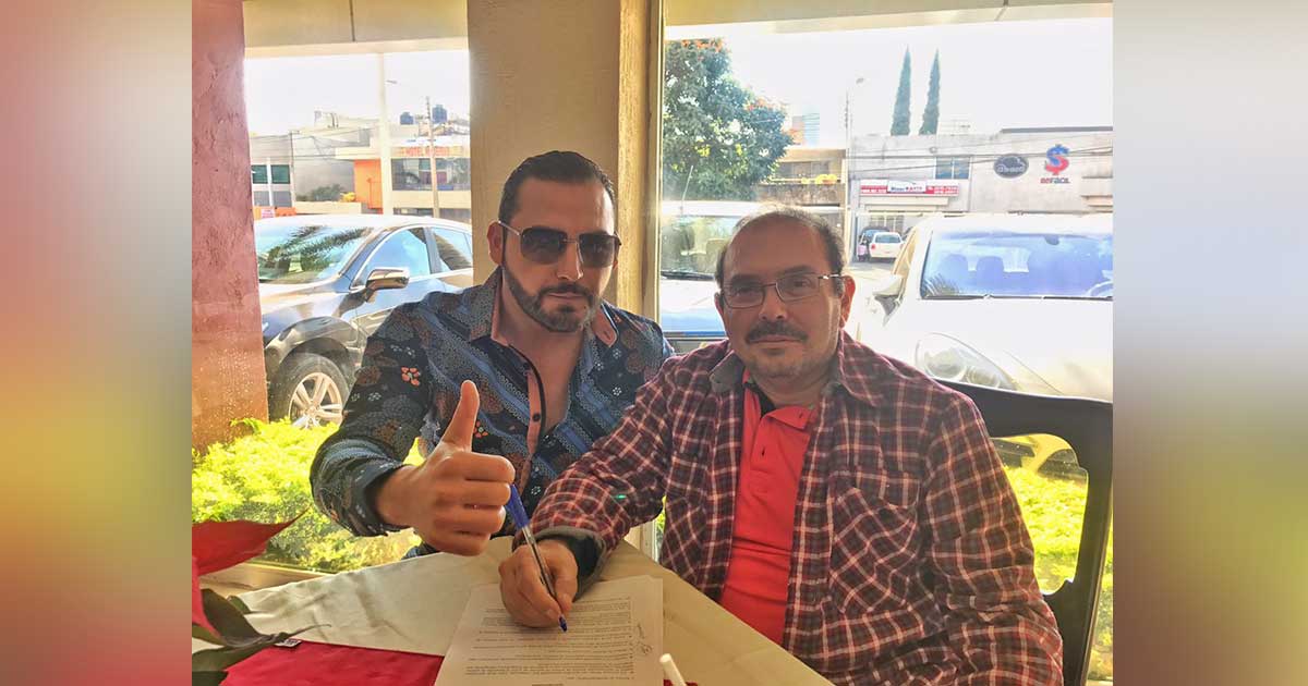 Saúl «El Jaguar» firma contrato con Remex Music
