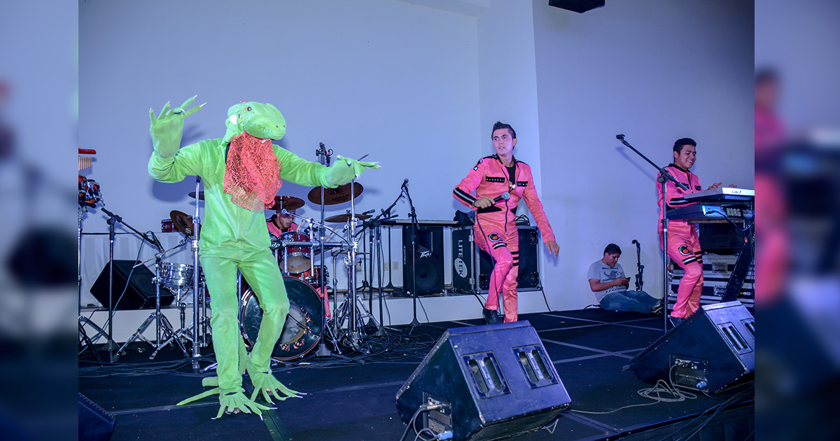 Bailando «La Iguana» llega a los primeros lugares con Los Cherry’es