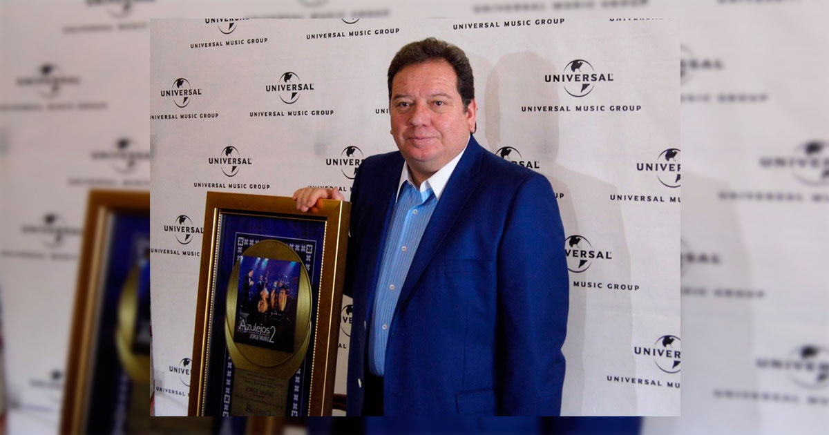 Jorge «El Coque» Muñiz recibió Doble Disco de Oro por «AZULEJOS 2»