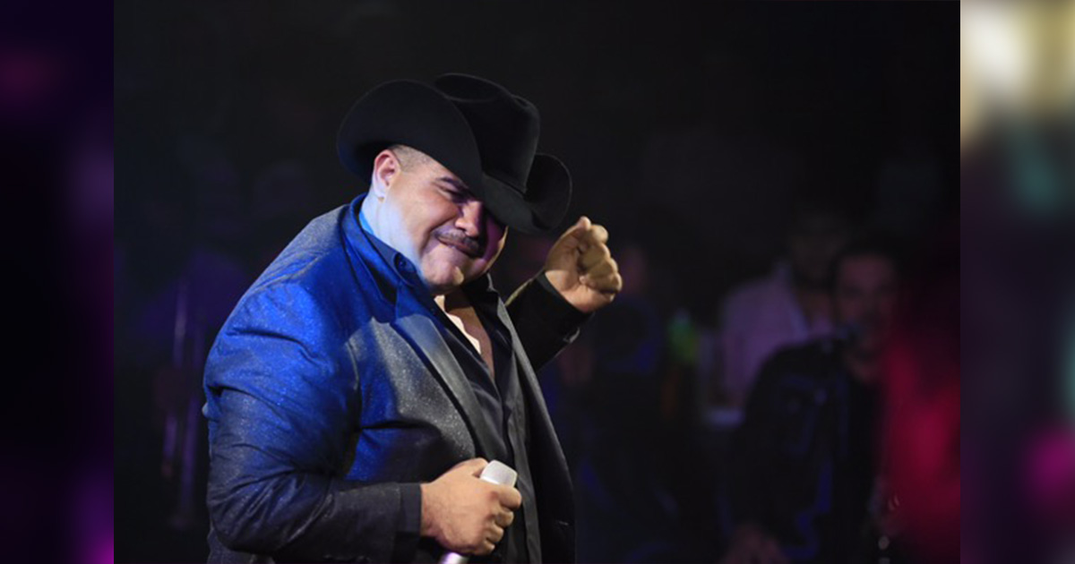 Chuy Lizárraga sorprende con espectacular concierto en La Feria Chiapa de Corzo