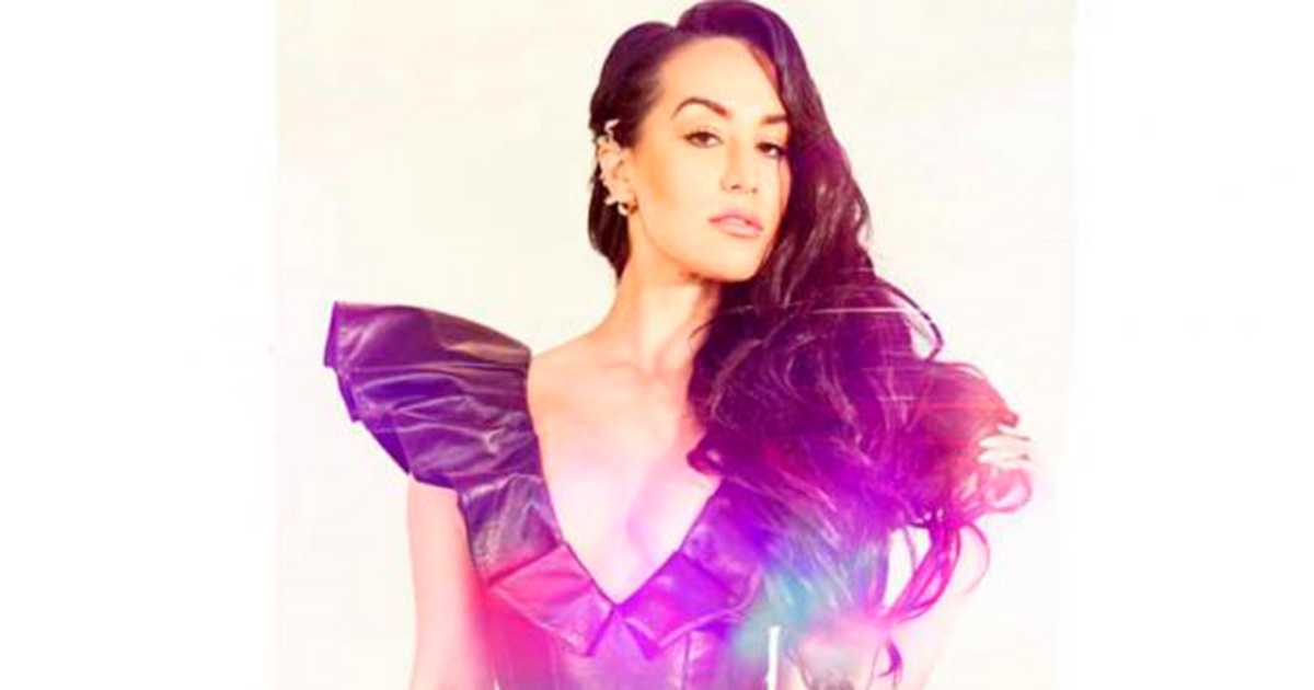 Victoria Ortiz presenta la balada pop «Si Va A Doler Que Duela»