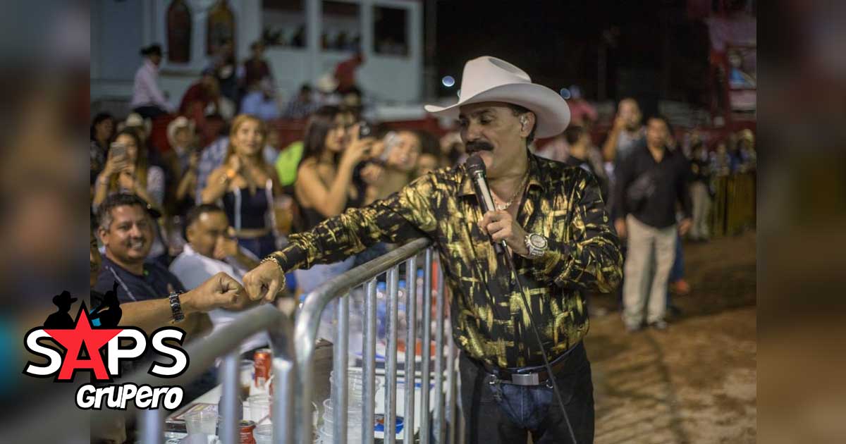 El Chapo de Sinaloa seduce al público con «Hola Mi Amor»