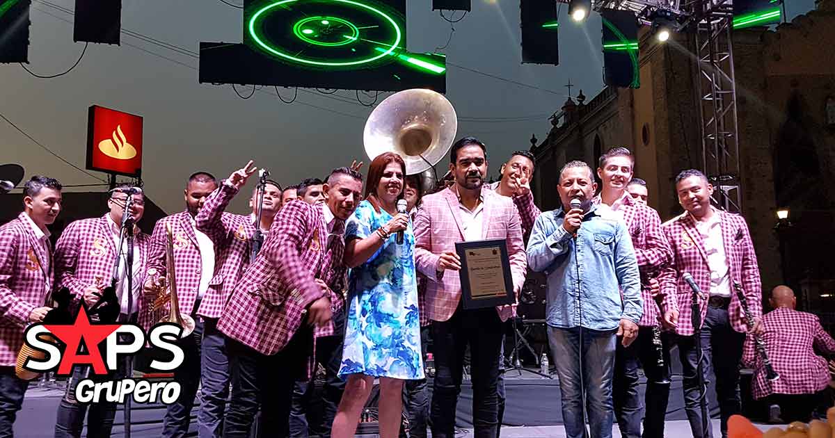 Alex Ojeda celebra 23 años de cantautor en Mazatlán
