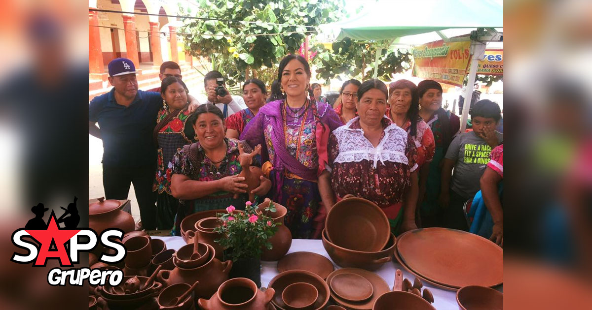 Lila Downs inaugura la Feria Artesanal del Barro Rojo en Oaxaca