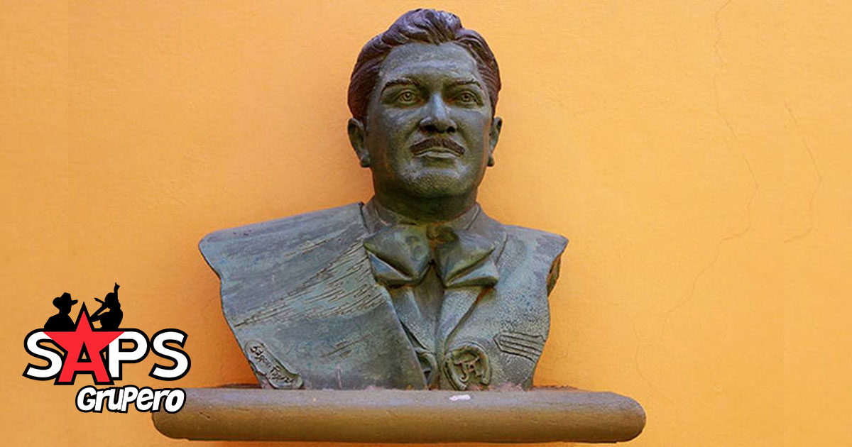 Residentes de Mazatlán reúnen llaves para el monumento a José Alfredo Jiménez