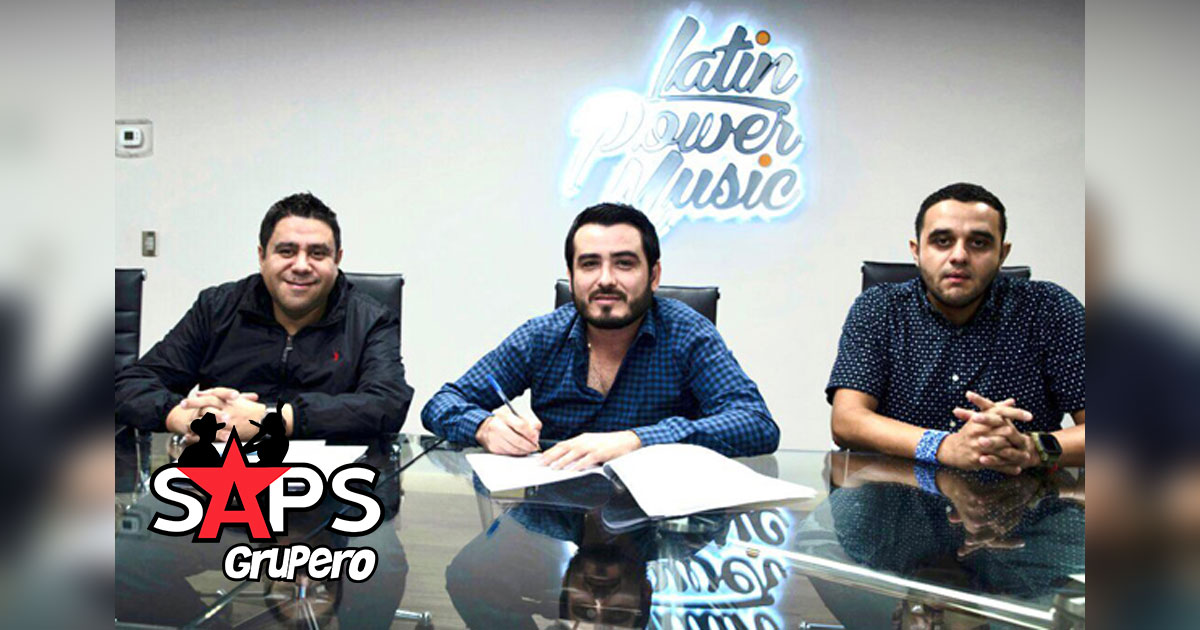 Julio Chaidez firma contrato con Latin Power Music