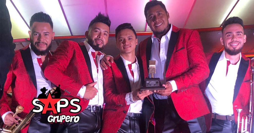 Banda La Delictiva es premiada con el “Micrófono De Oro”