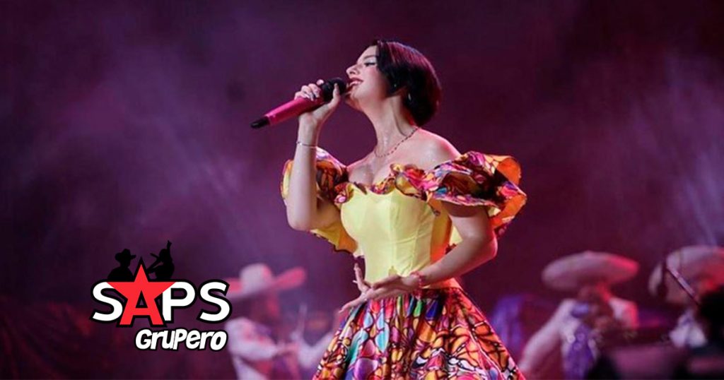 Ángela Aguilar siempre recuerda a sus abuelos con la canción “Flor De Maravilla”